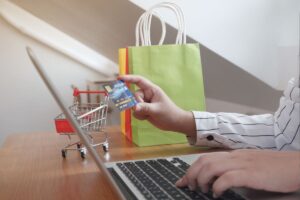 30 dienų taisyklė: kaip išvengti impulsyvių pirkinių ir susigrąžinti kontrolę?